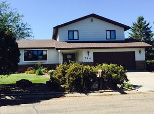 714 Windham Sq, Glendive, MT 59330