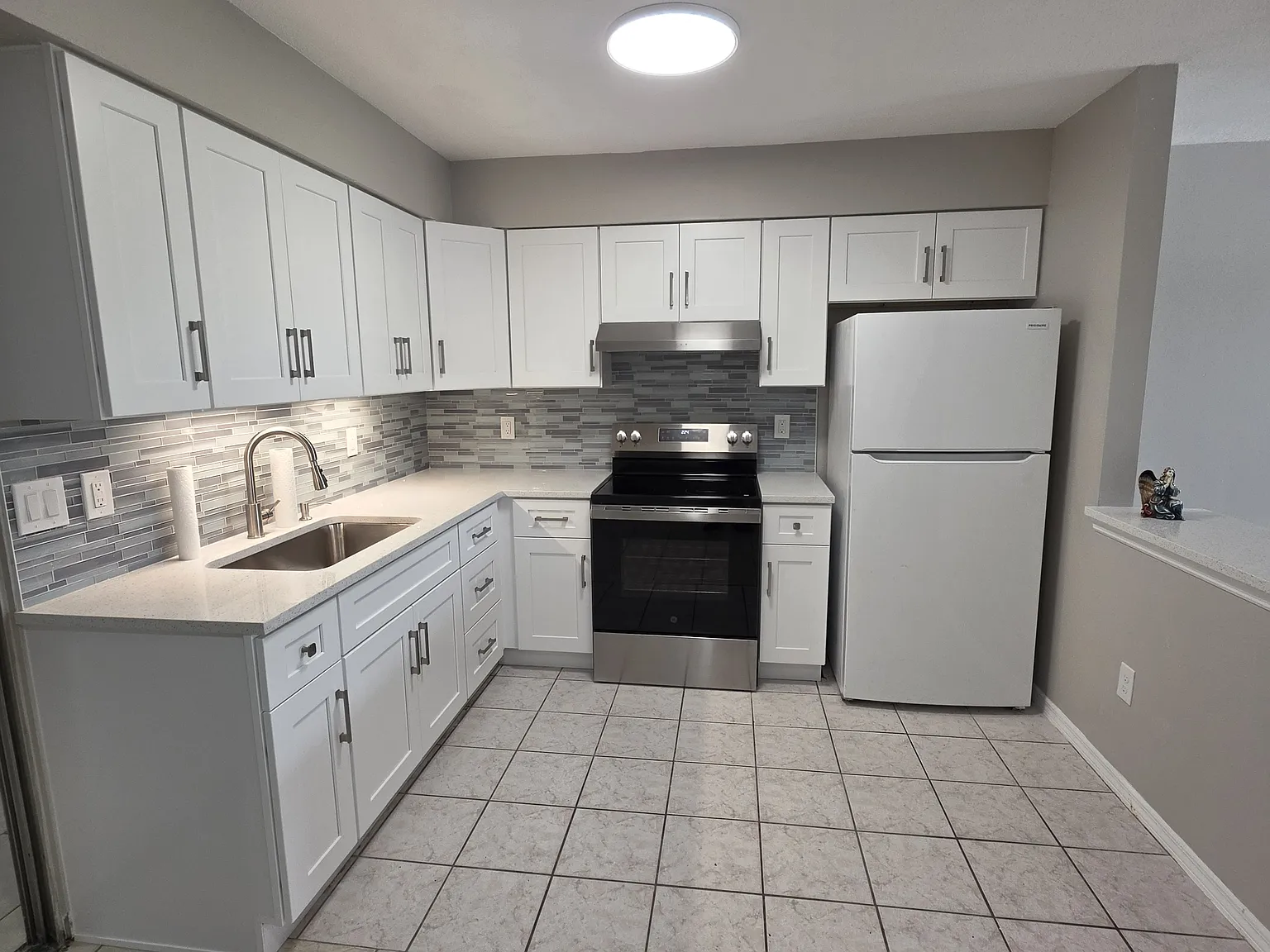 2 bed, 1200 sqft, $1,600 — Photo 4