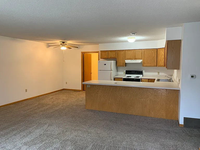 762 Hagman St — Photo 32