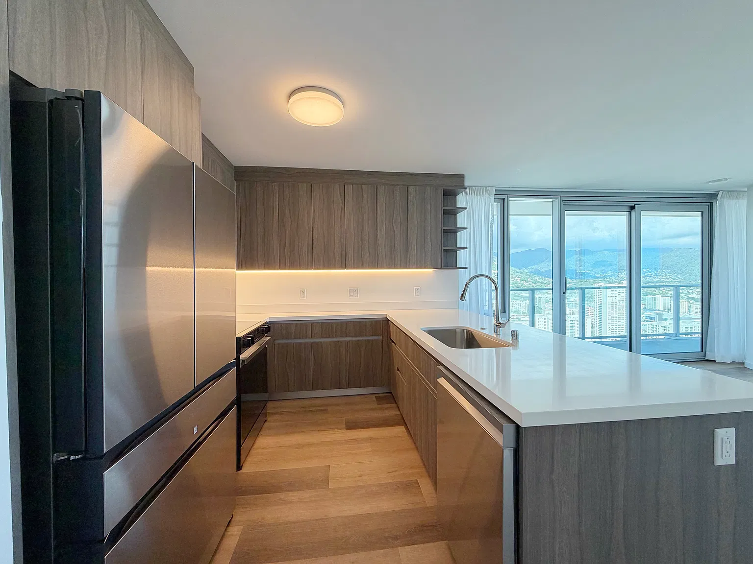 2 bed, 1074 sqft, $4,900 — Photo 4
