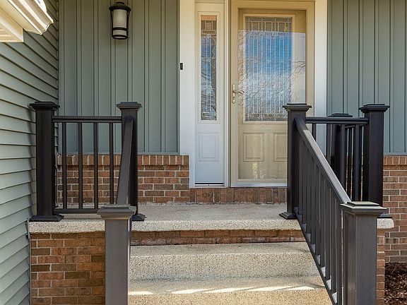 4th image of 1025 Alexandria Dr