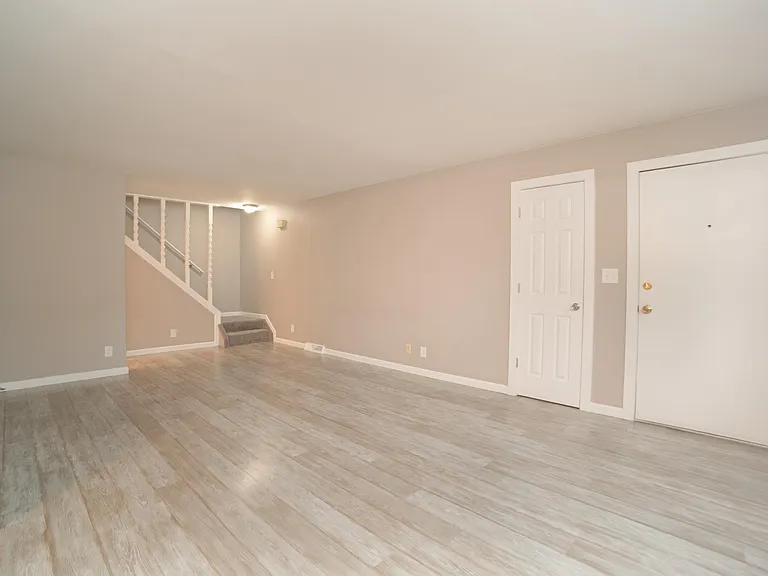 9845 Orangewood Dr — Photo 11