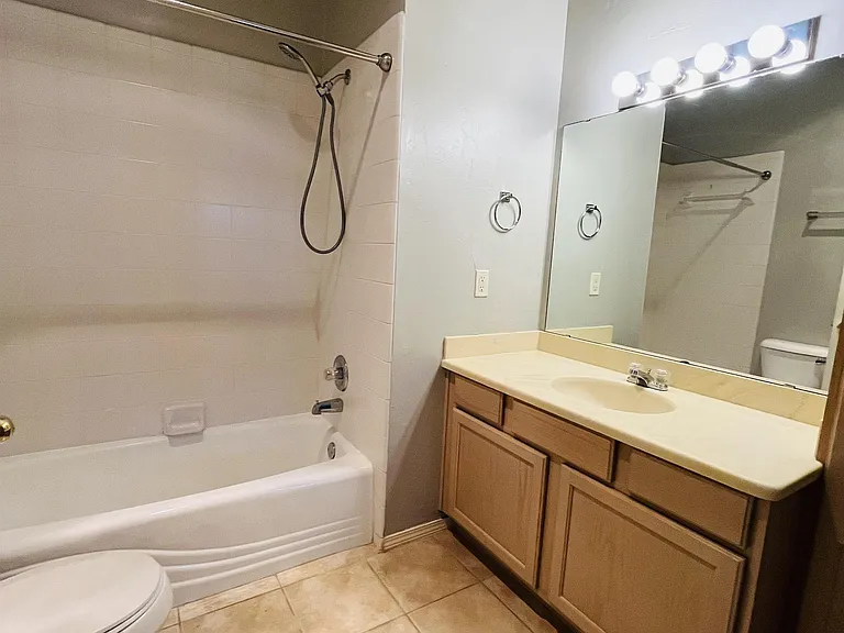 1718 Windhill Ave #1 — Photo 11
