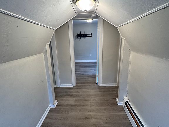 5th image of 222 S 10th St Floor 3