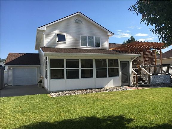 3rd image of 3854 Fairmeadow Dr