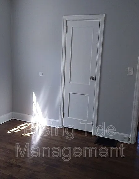 4404 Avenue M — Photo 9