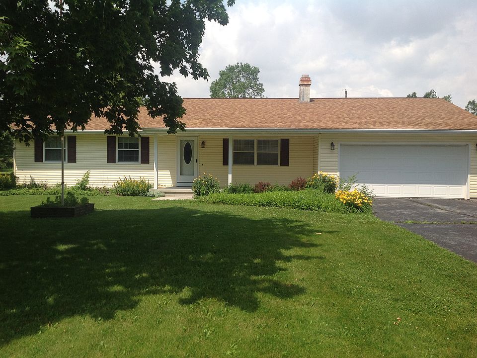 1st image of 2437 Courtly Dr