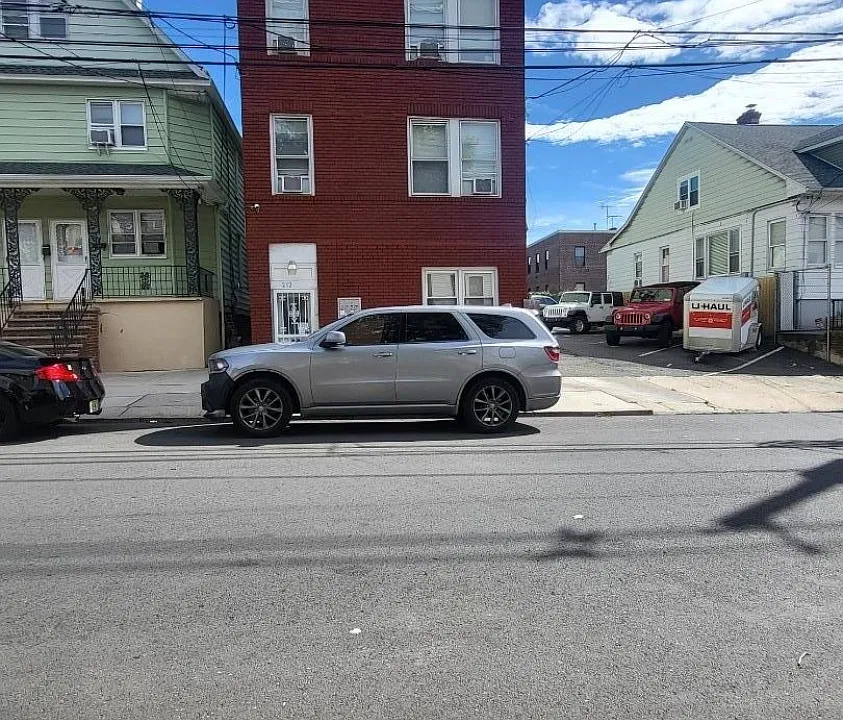 212 John St