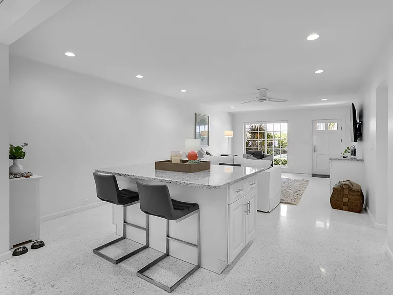 1012 Langer Way — Photo 8