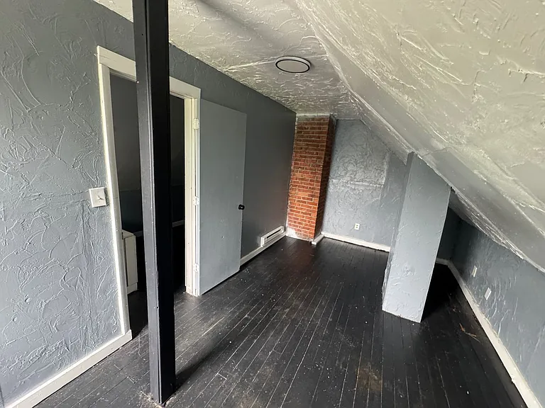 13302 Cranwood DR Garfield Heights, OH. 44105 — Photo 20