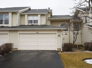 902 Sturnbridge Ct, Schaumburg, IL