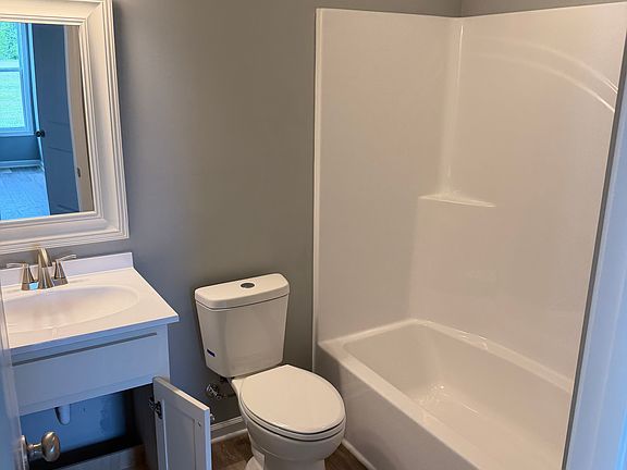 4th image of 111 Chastain St #113
