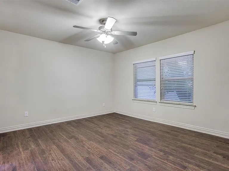 1809 Evergreen Ct — Photo 9