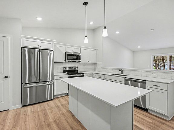 3rd image of 362 N Sherman St