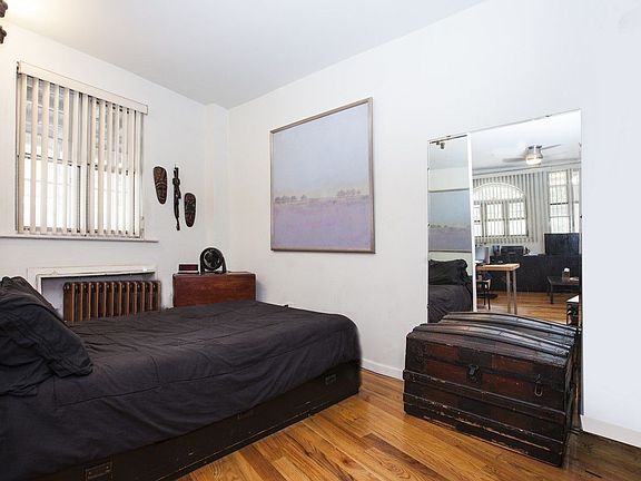 3rd image of 731 Greenwich St APT J38