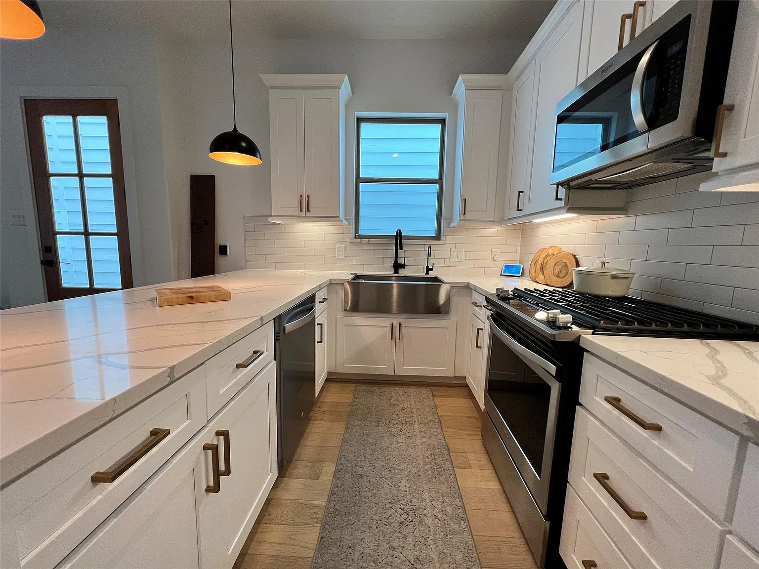 3 bed, 2.5 bath, 1791 sqft, $3,100 — Photo 4