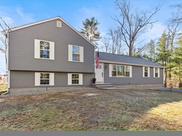 1 Briar Path Way, Carver, MA 02330