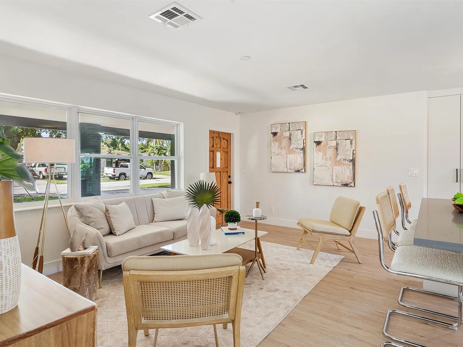 3 bed, 2.0 bath, 1697 sqft, $3,900 — Photo 4