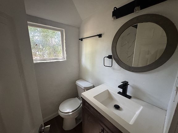 5th image of 405 E North St #B