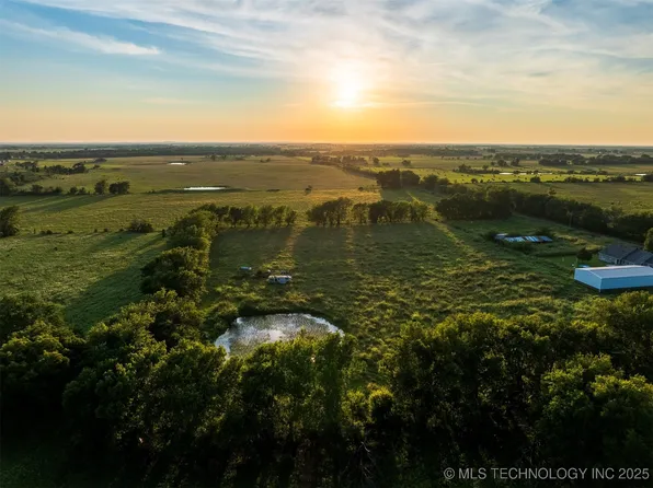 2 E 700th Rd, Wagoner, OK 74467