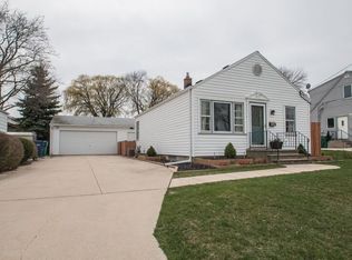 2929 E Whittaker Ave, Saint Francis, WI 53235