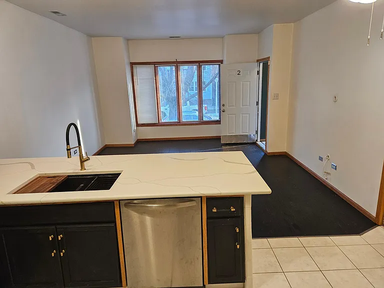 2446 W Arthington St #2 — Photo 10