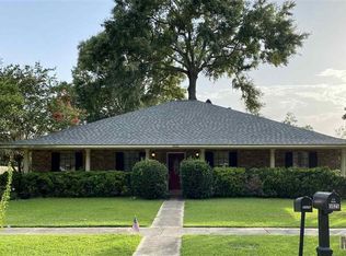 5026 Five Forks Dr, Baton Rouge, LA 70817