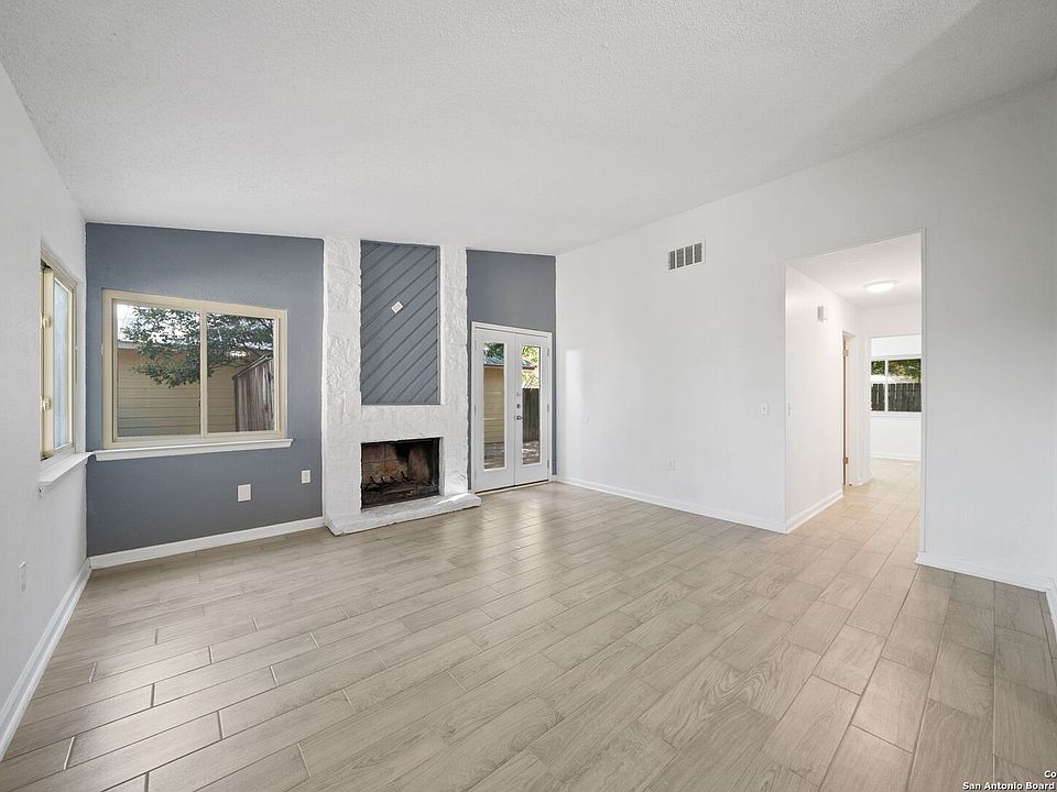 1st image of 8039 Laurel Bnd