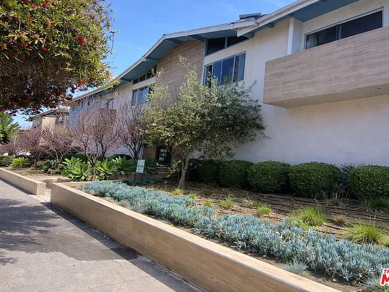 420 Raymond Ave #12A — Photo 1