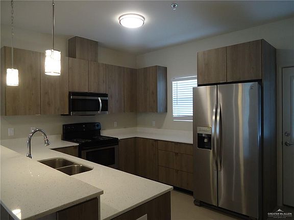 5th image of 516 Newport Ave APT 4