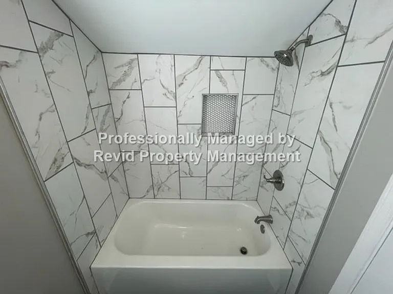 3523 Barwood Cir. — Photo 29