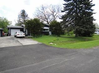 3804 Ellen Rd, McHenry, IL 60050