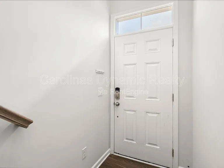 6985 Waterstone Dr — Photo 2