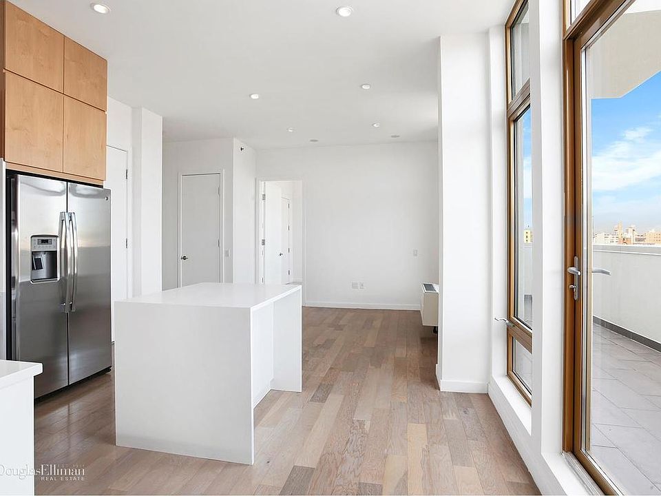 1st image of 4709 5th St APT 302