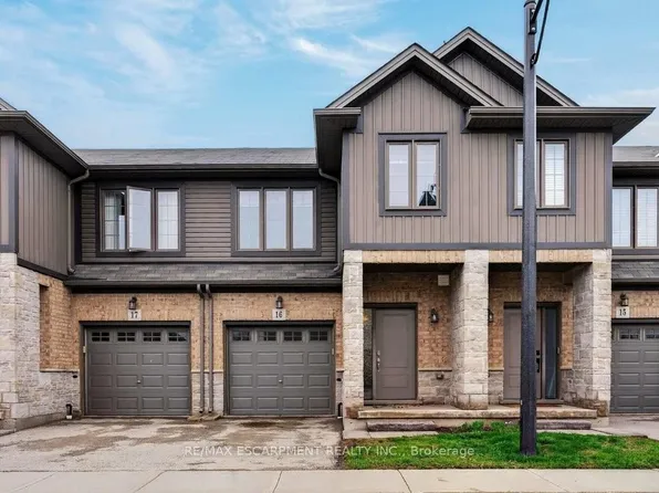 377 Glancaster Rd #16, Hamilton, ON L9G 0G4