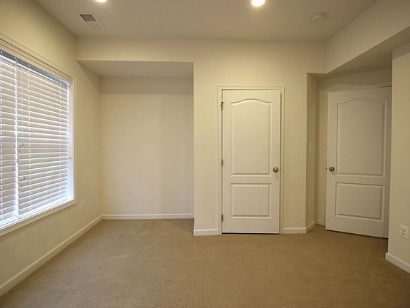 2nd image of 43125 Shore Sq