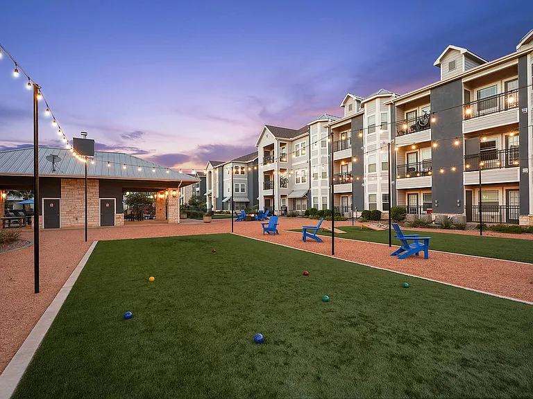 Residence at Midland — Photo 40