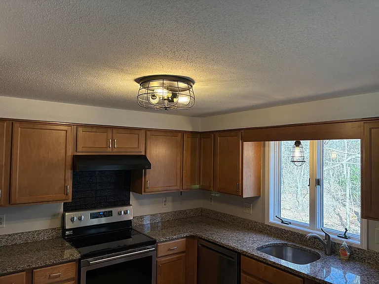 15R Bonnie Ln — Photo 5