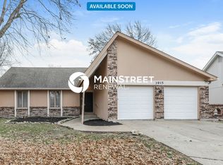 3915 SW Regatta Dr, Lees Summit, MO 64082