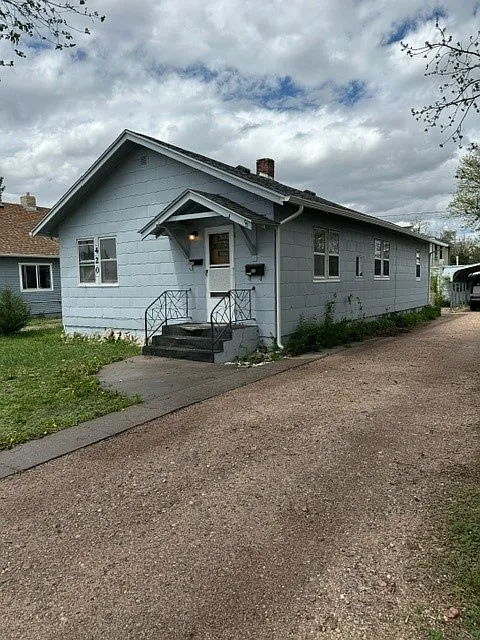 420 Douglas St — Photo 2