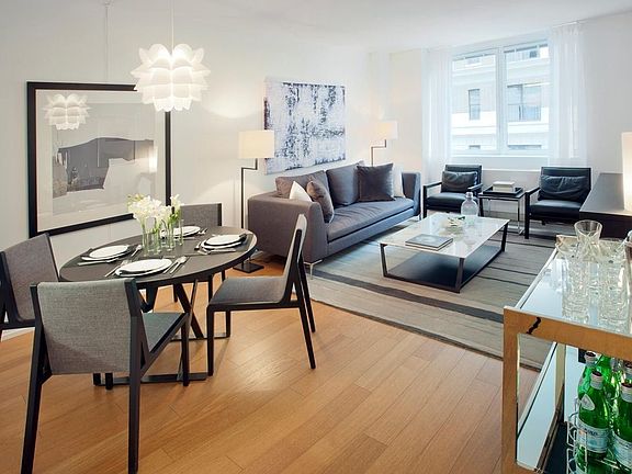 3rd image of 227 W 77th St APT 4F