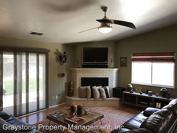 4th image of 2428 Elderberry Dr
