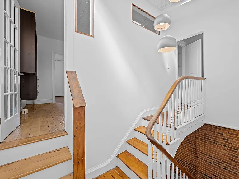 1427 Bolton St #2 — Photo 16