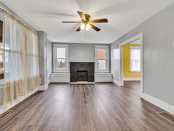 4th image of 194 Clay St