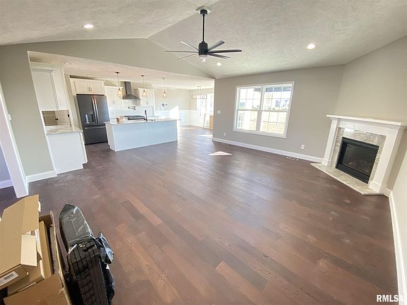 3rd image of 3720 Sugar Loaf Dr