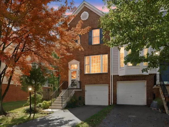 9729 Cheshire Ridge Cir, Manassas, VA 20110