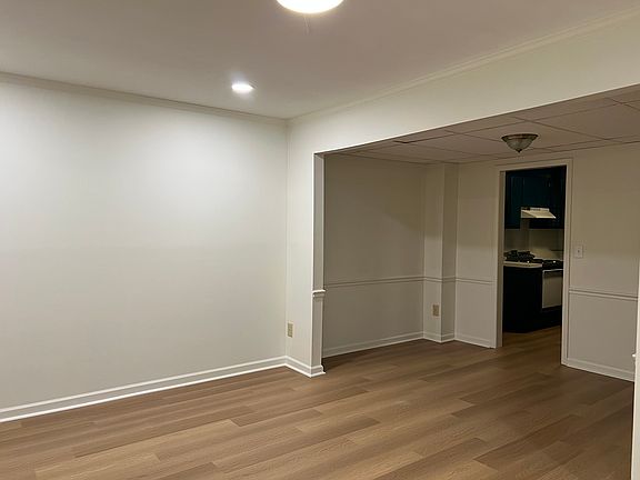 5th image of 3227 E Regents Park Ln