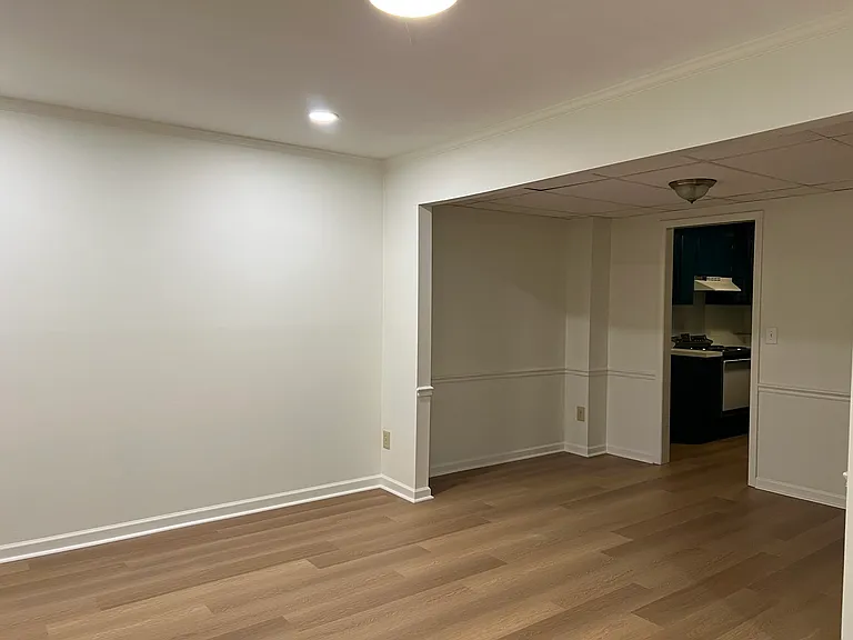 3227 E Regents Park Ln — Photo 5