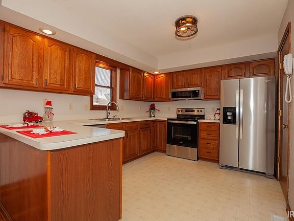 5th image of 1715 Dove Ln