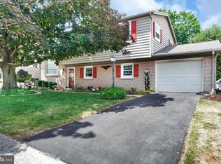 909 Richwill Dr, York, PA 17404